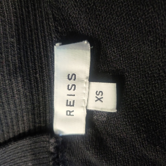 Reiss Chic Off-Shoulder Black sweater - Picture 6 of 7